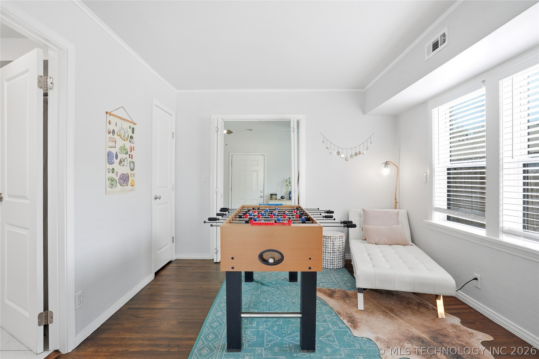 1104 E 35th Place Property Photo 29