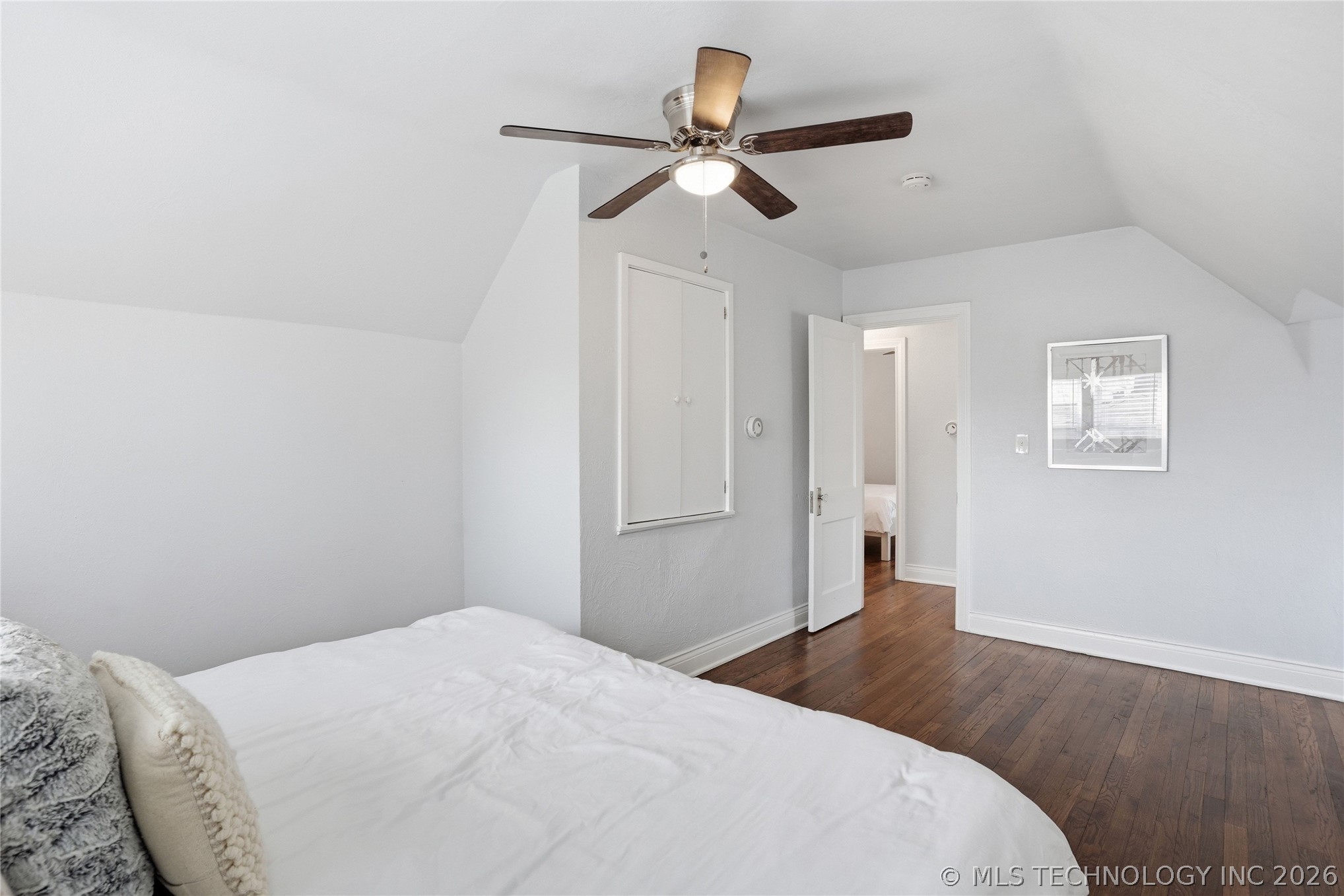1104 E 35th Place Property Photo 41
