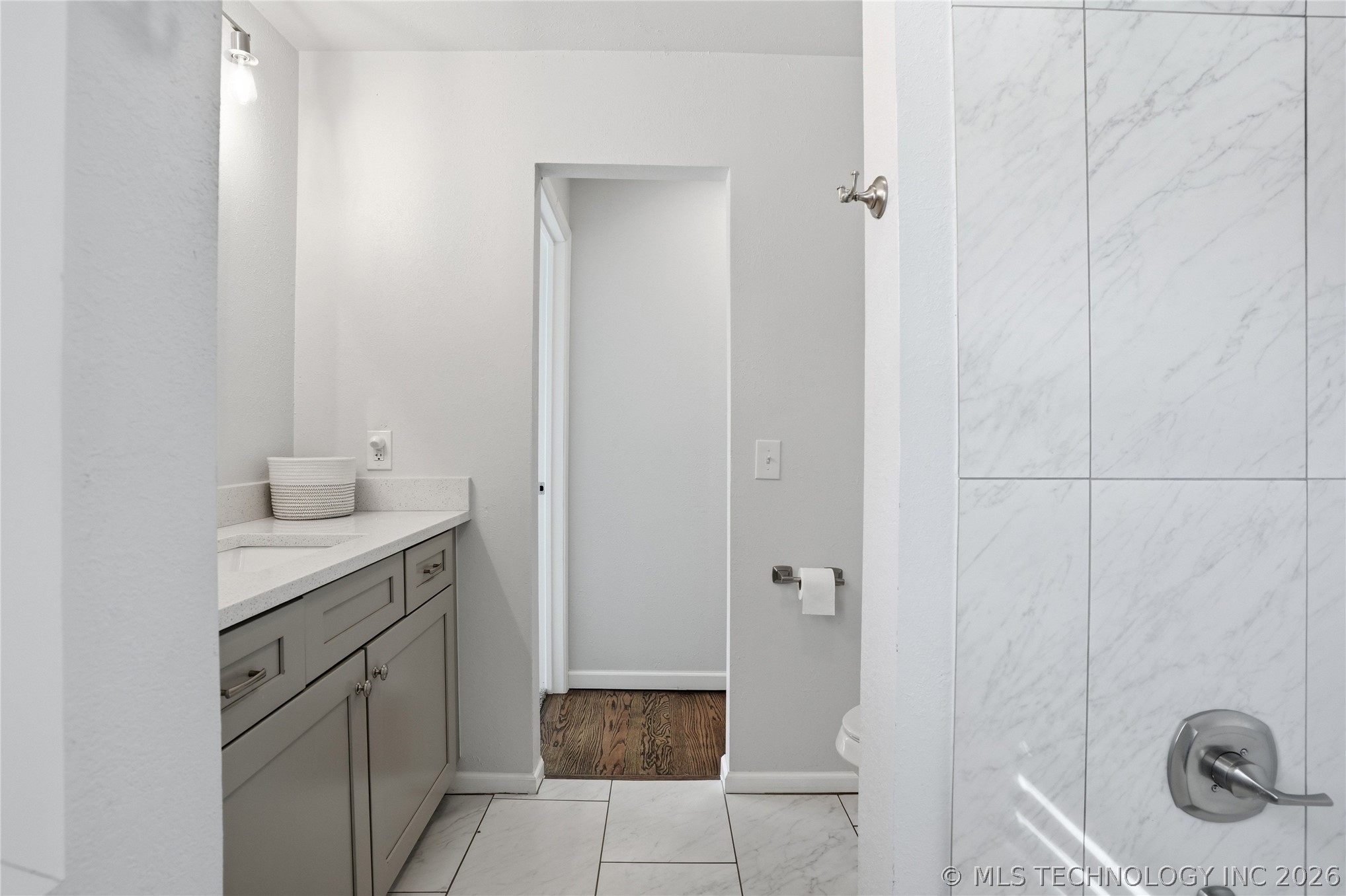 1104 E 35th Place Property Photo 44