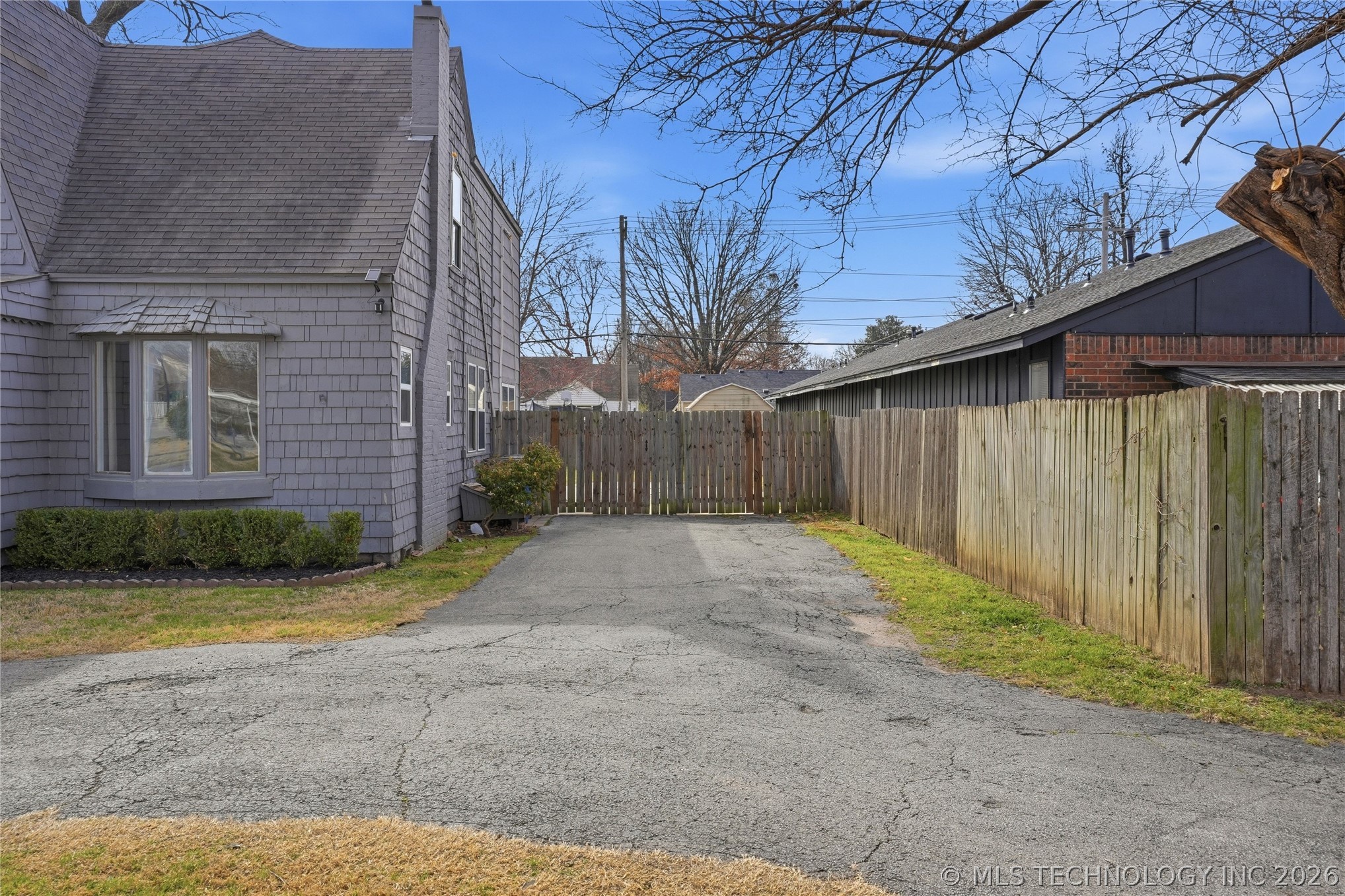 1104 E 35th Place Property Photo 65