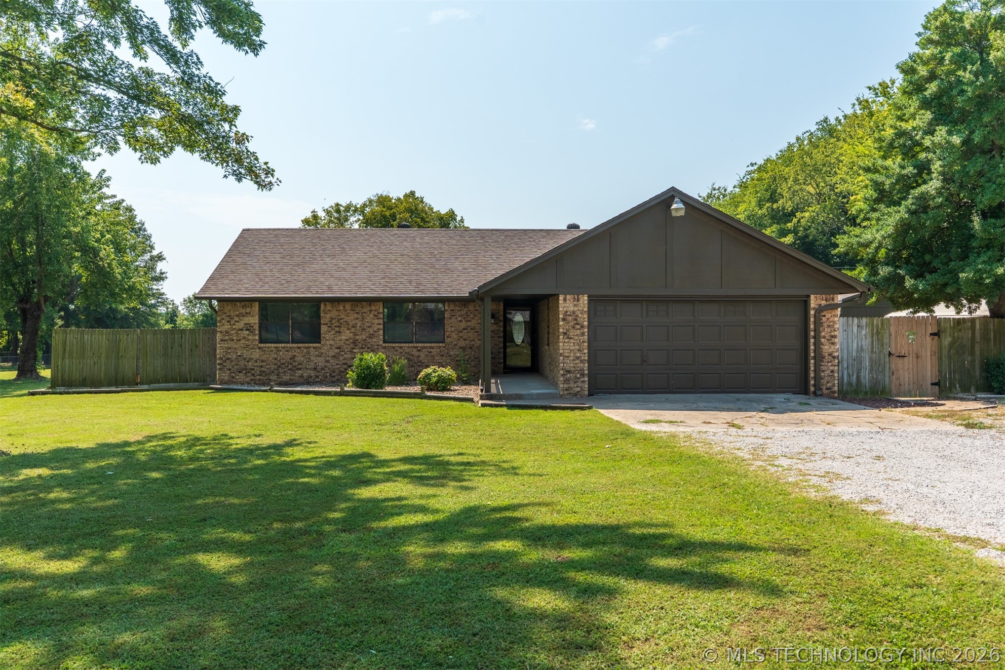 15536 E Anderson Drive Property Photo 2