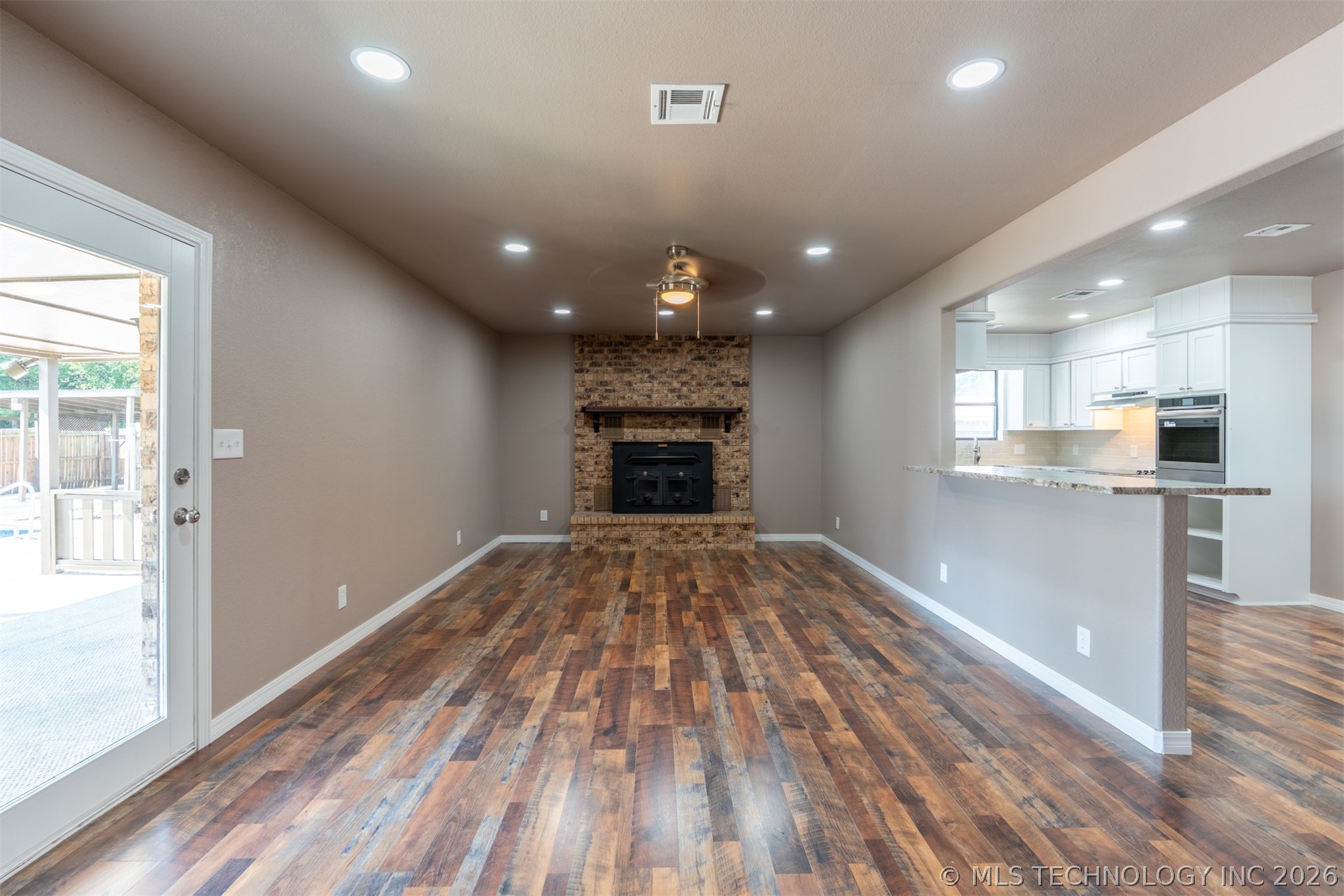 15536 E Anderson Drive Property Photo 10