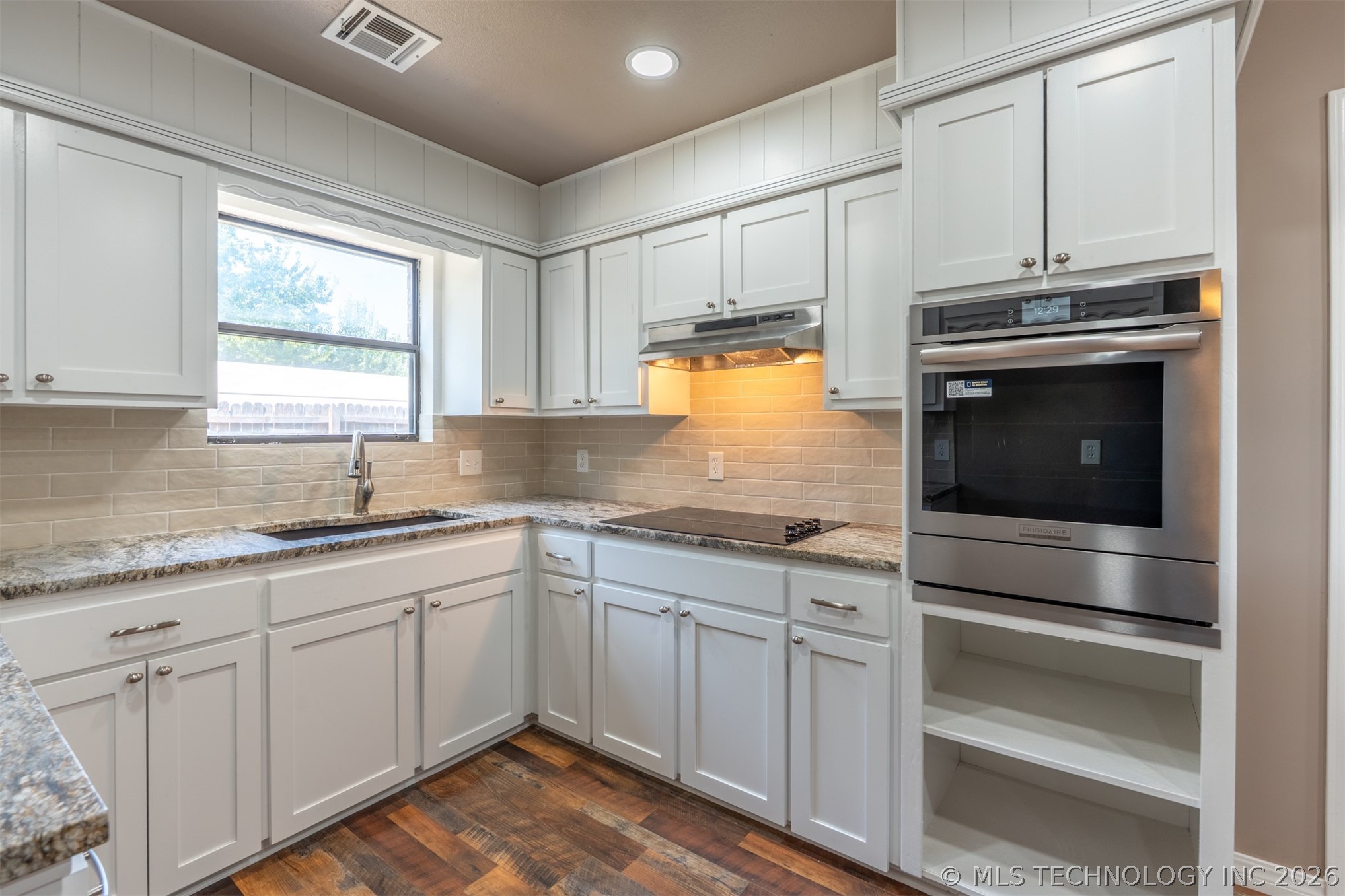 15536 E Anderson Drive Property Photo 15