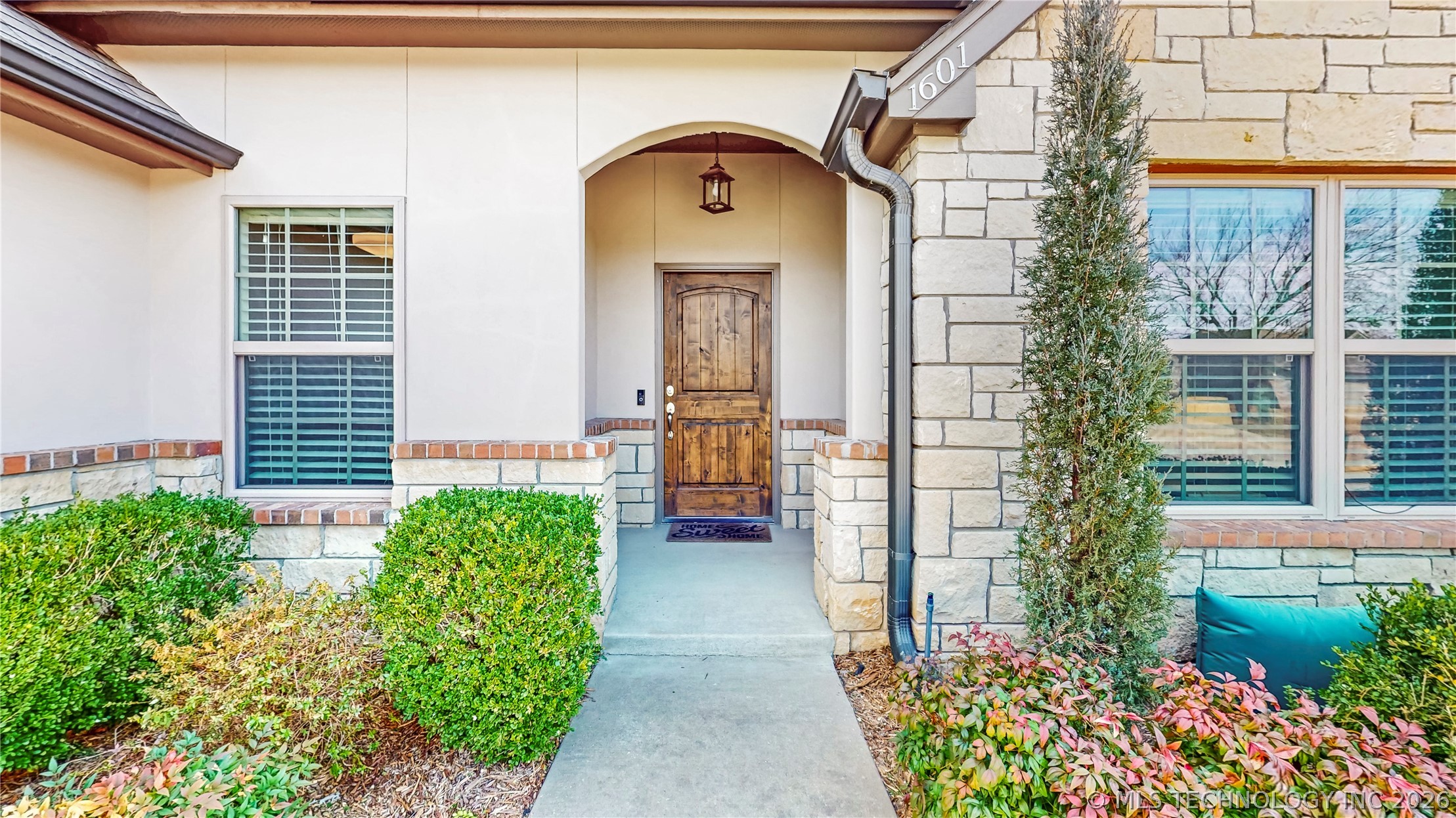 1601 E Pasadena Street Property Photo 4