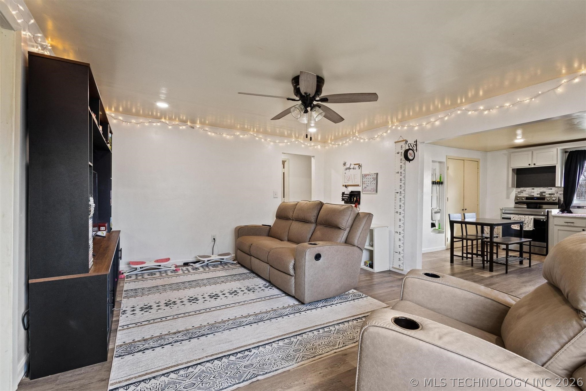 510 N Brackett Street Property Photo 6