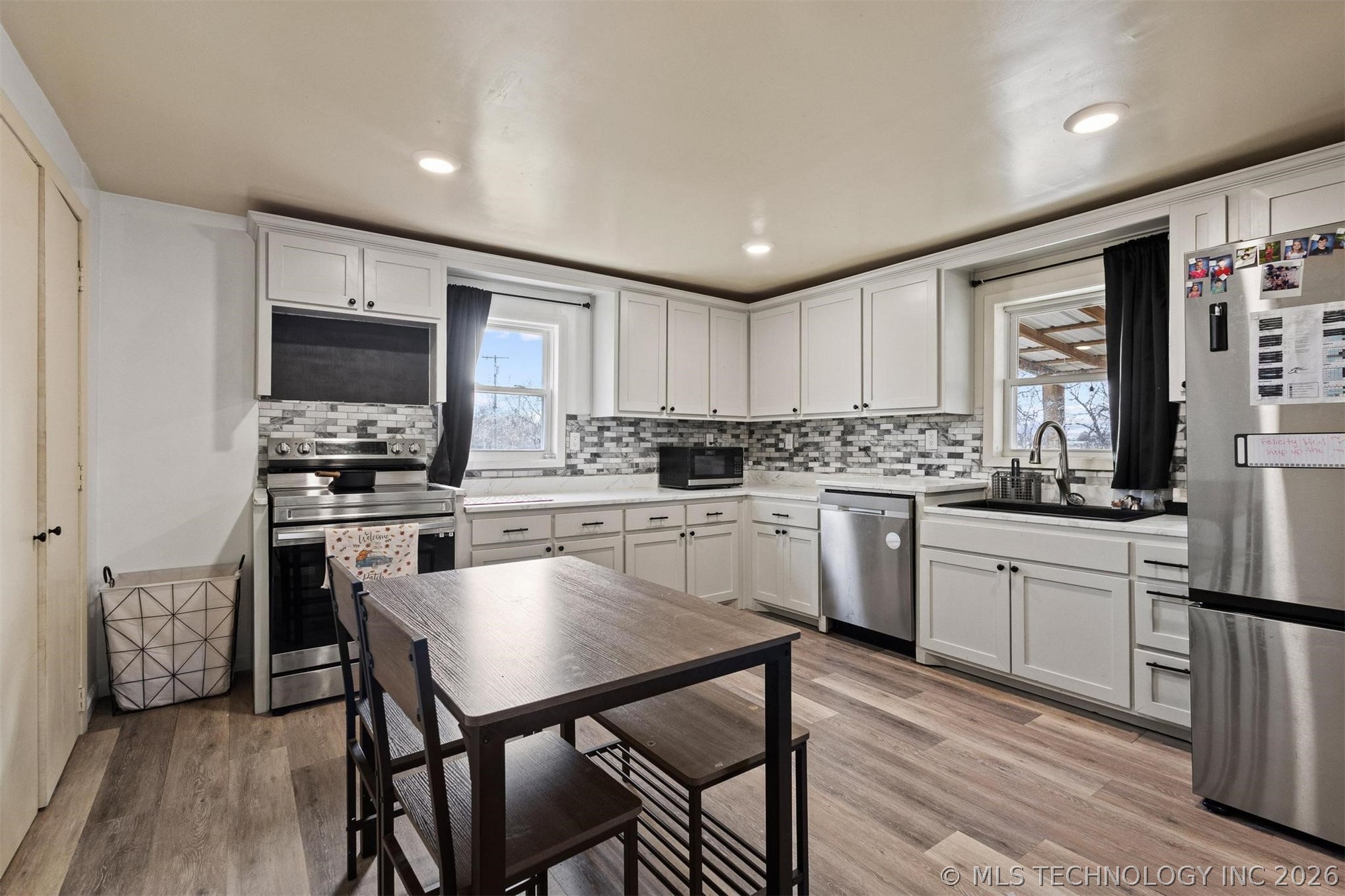 510 N Brackett Street Property Photo 8