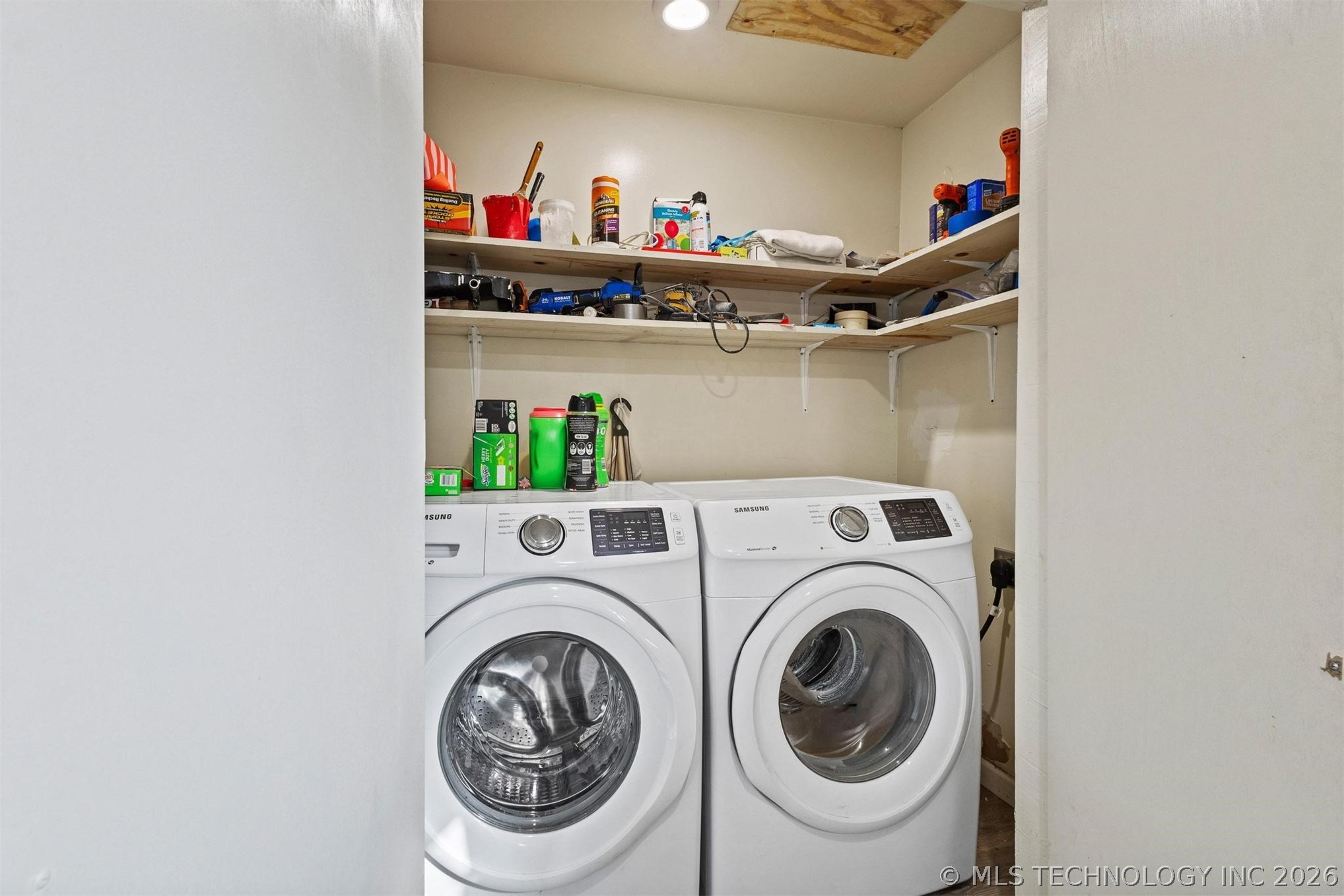 510 N Brackett Street Property Photo 12