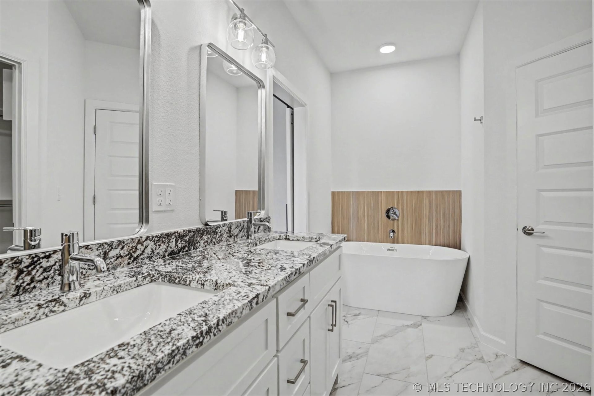 10652 S 226th East Avenue Property Photo 16