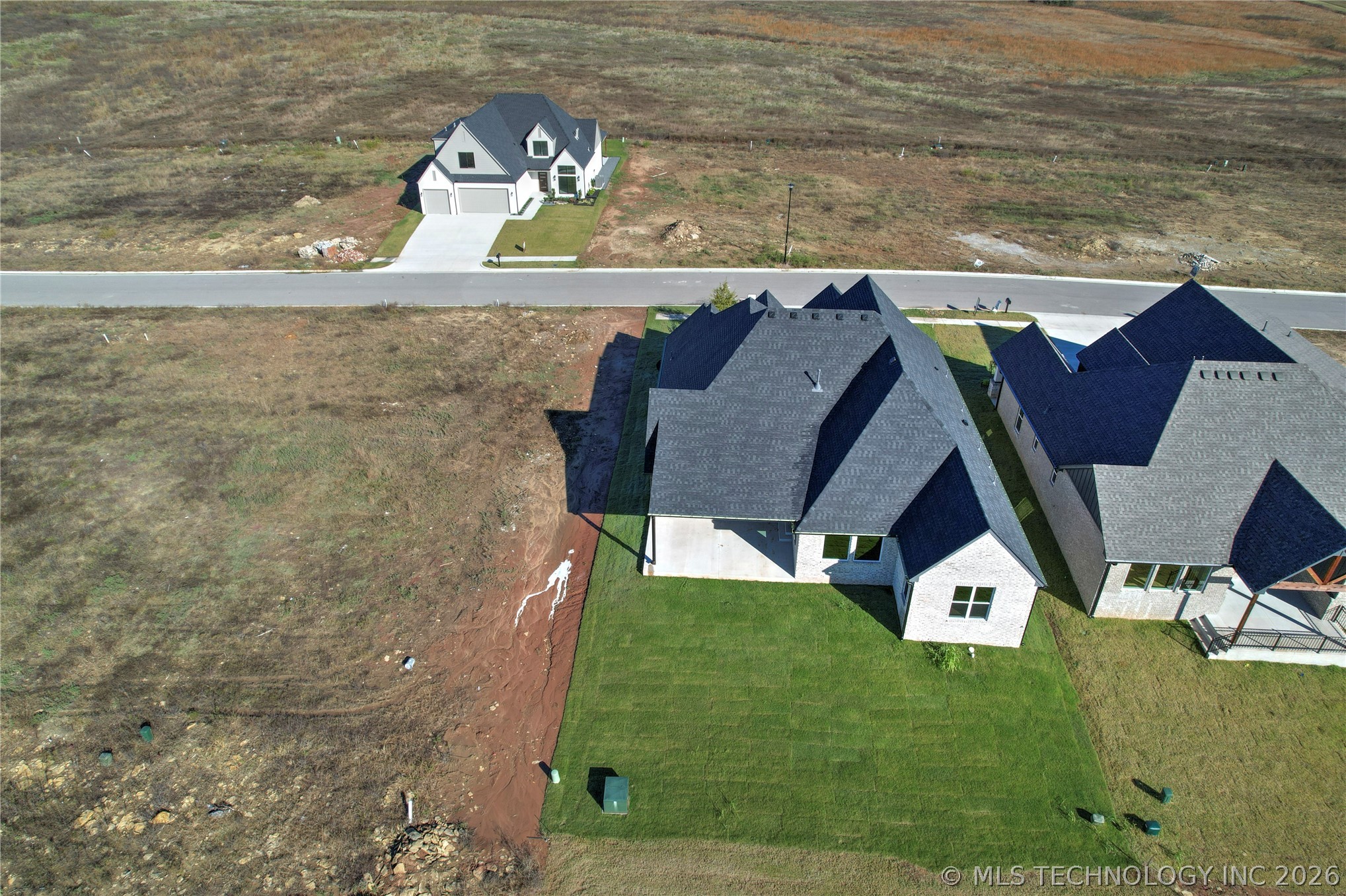 2718 E 134th Circle Property Photo 46