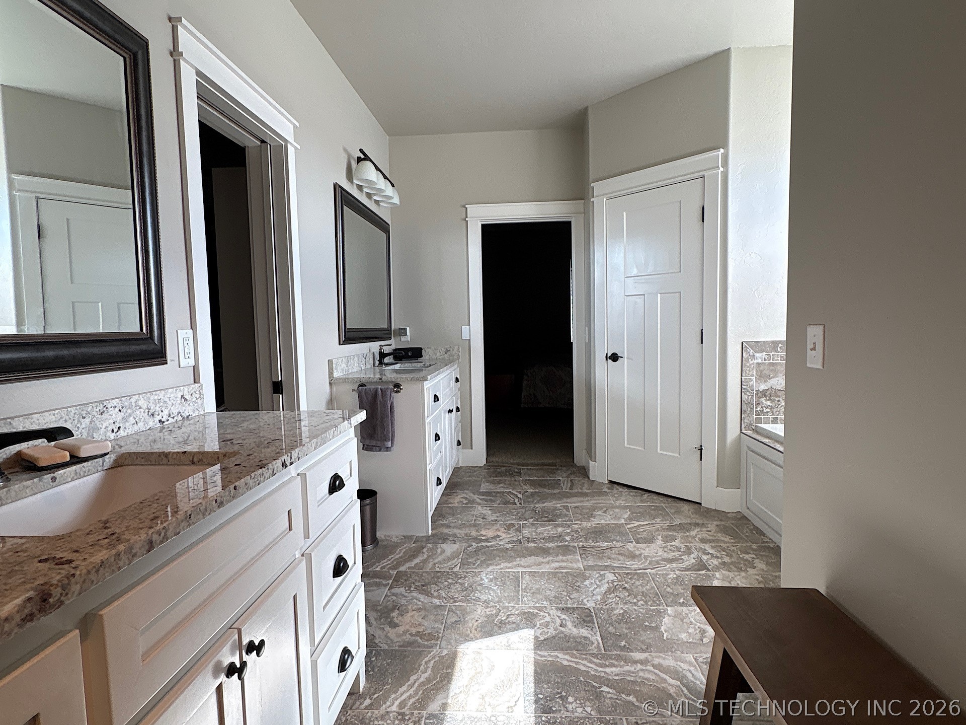 2323 N Oak Grove Road Property Photo 48