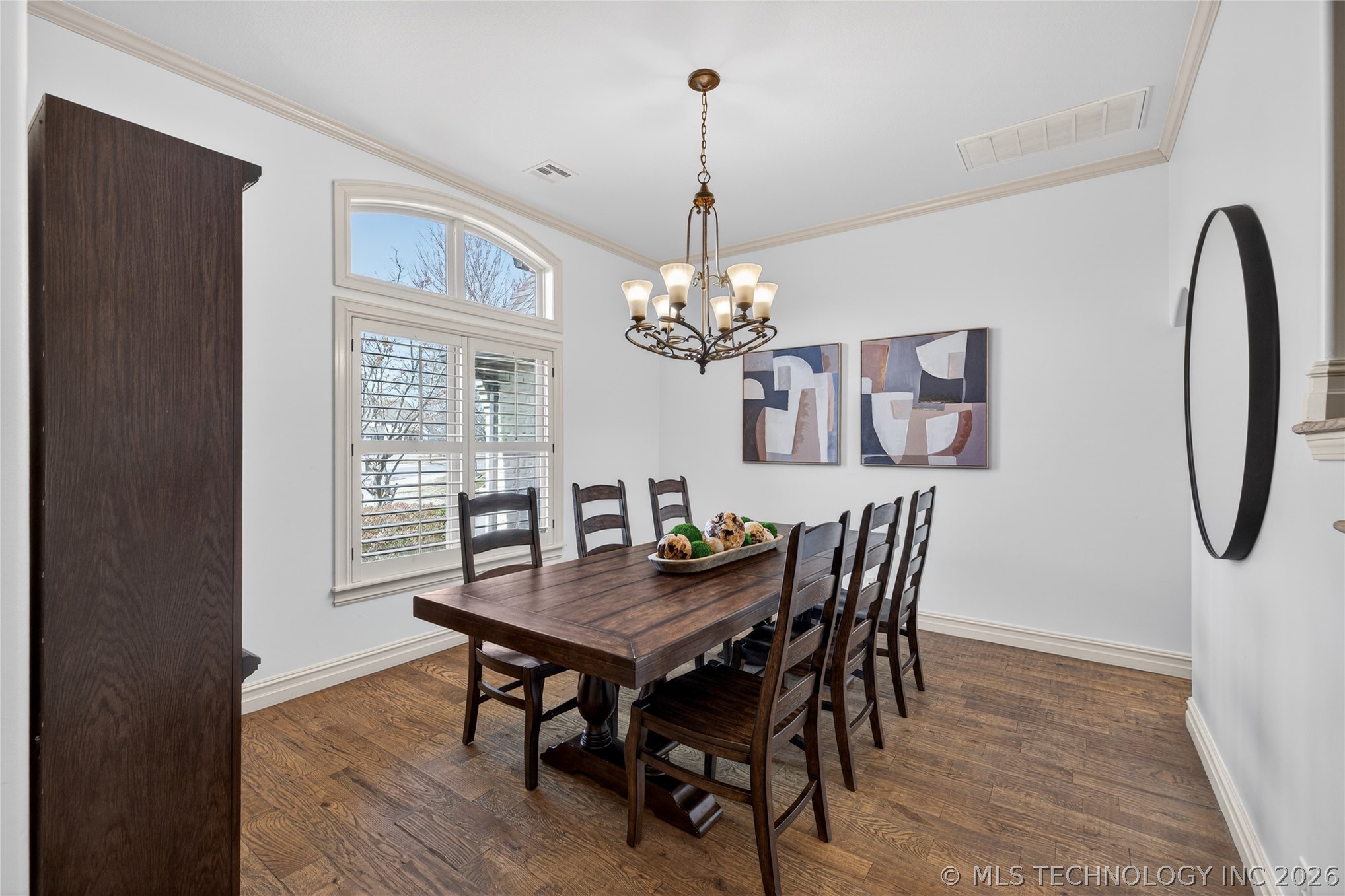 11813 S New Haven Avenue Property Photo 4