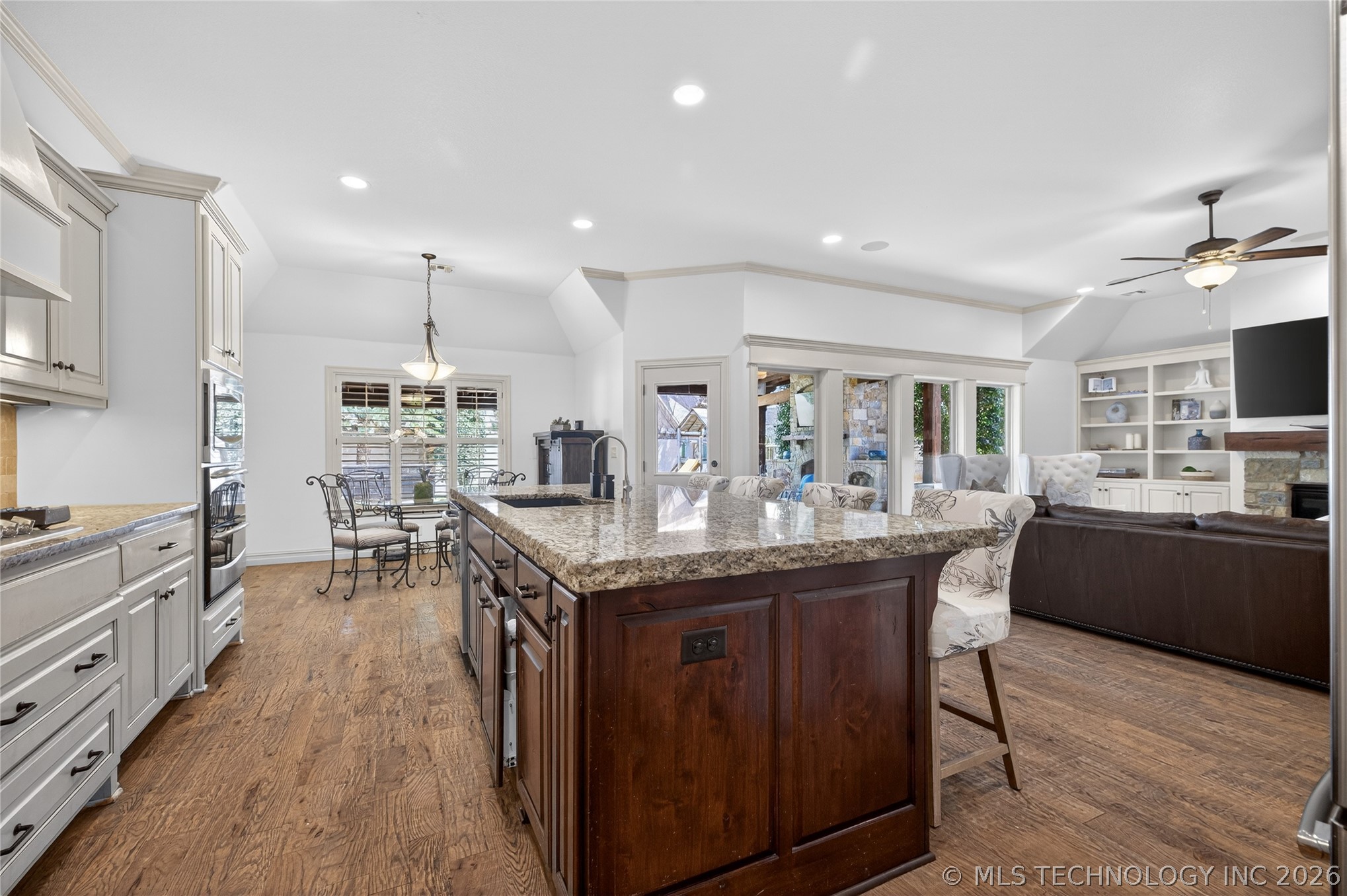 11813 S New Haven Avenue Property Photo 14