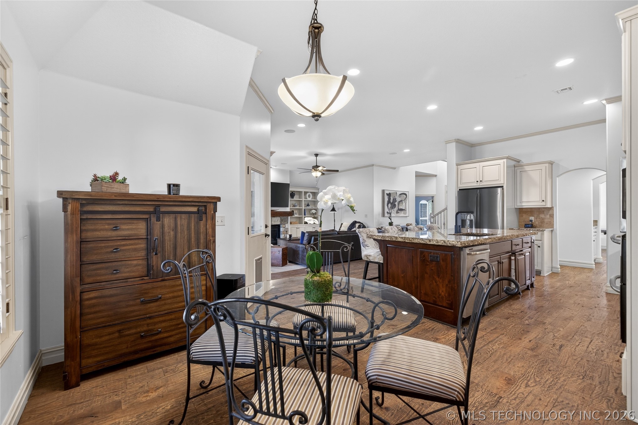 11813 S New Haven Avenue Property Photo 17