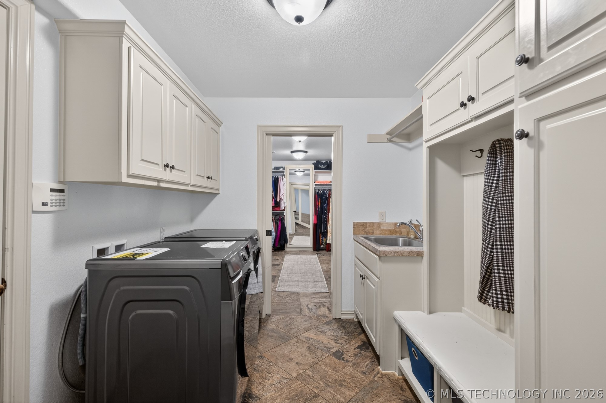 11813 S New Haven Avenue Property Photo 25
