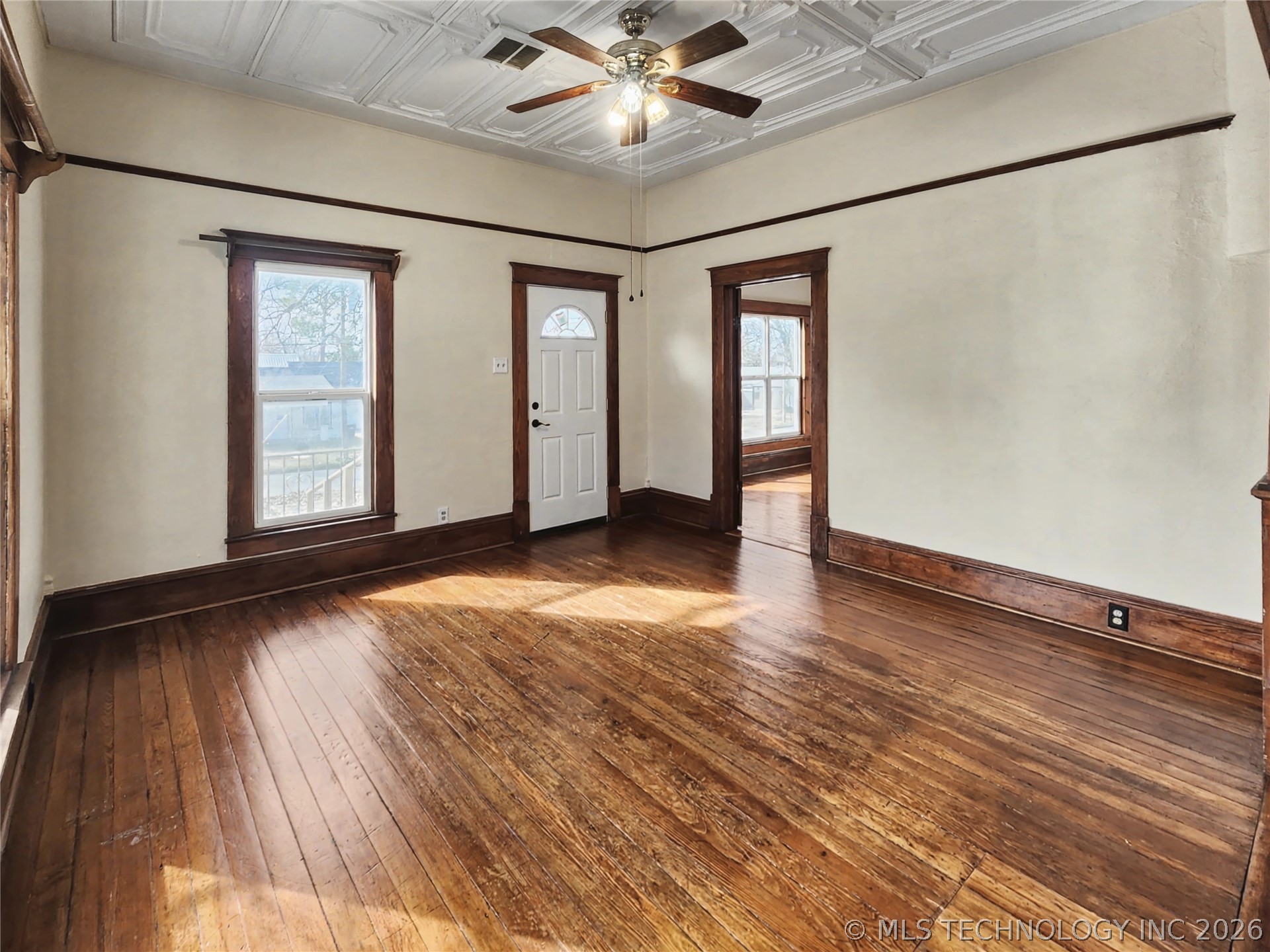 611 Goingsnake Street Property Photo 8