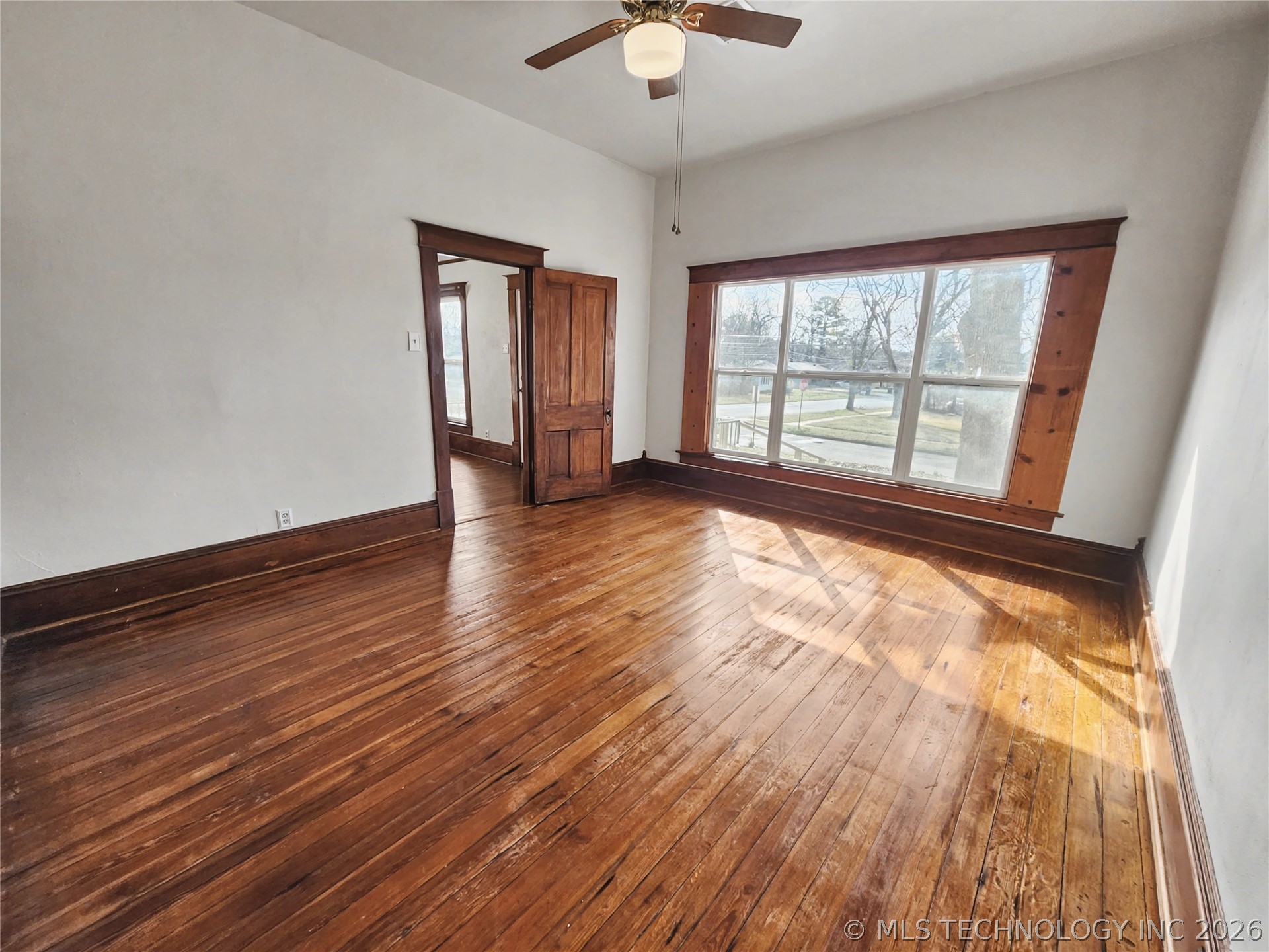 611 Goingsnake Street Property Photo 14