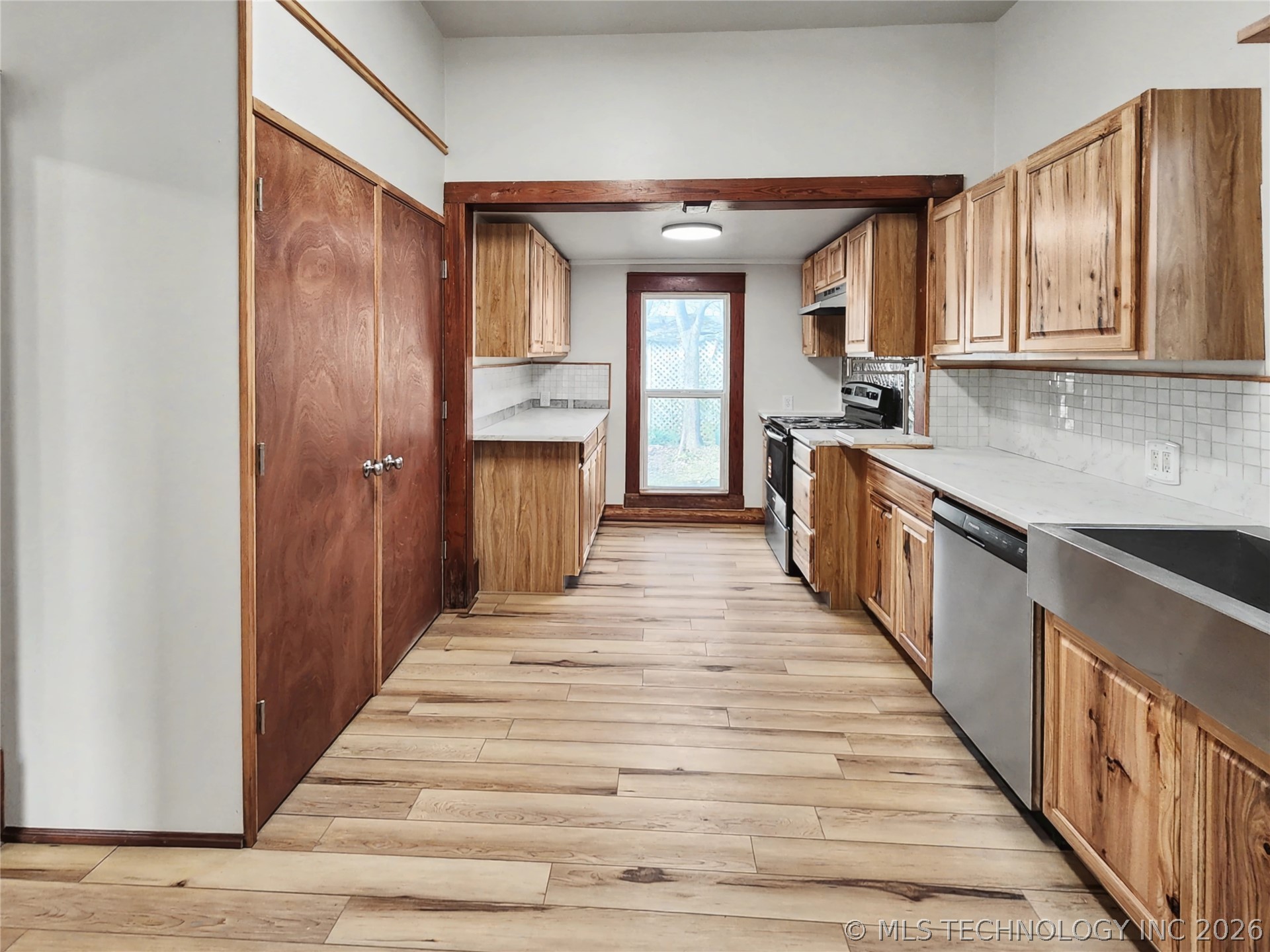 611 Goingsnake Street Property Photo 32
