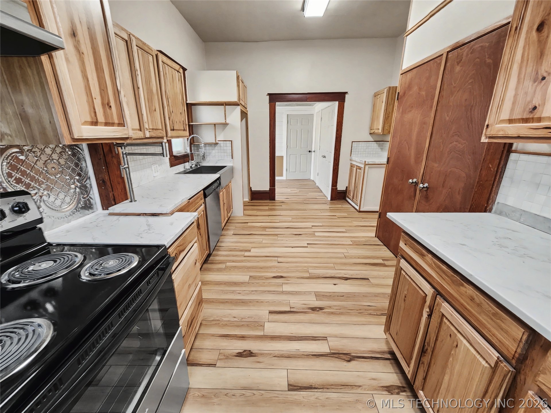 611 Goingsnake Street Property Photo 47
