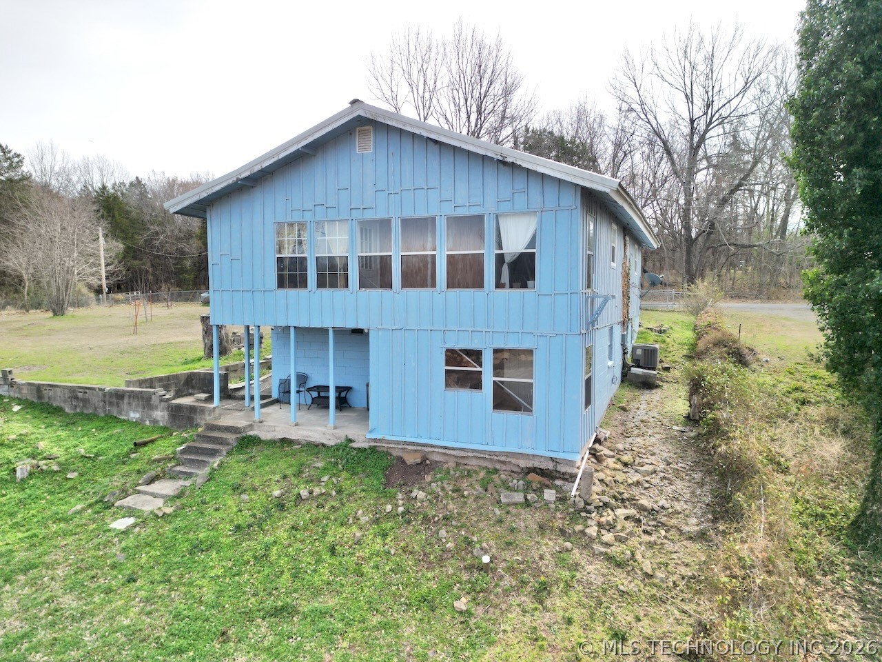 110 W Lakeshore Drive Property Photo 1