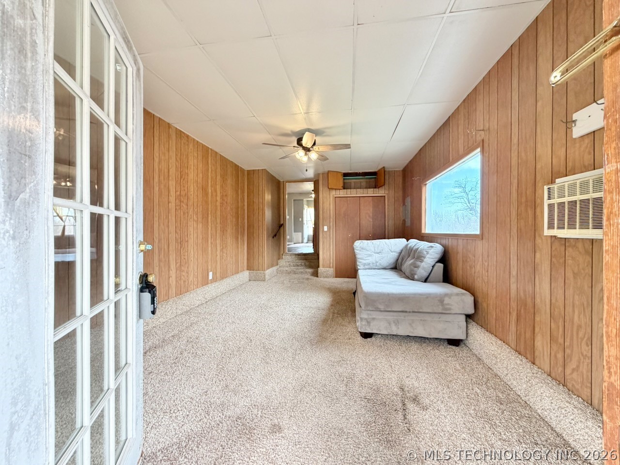 110 W Lakeshore Drive Property Photo 5
