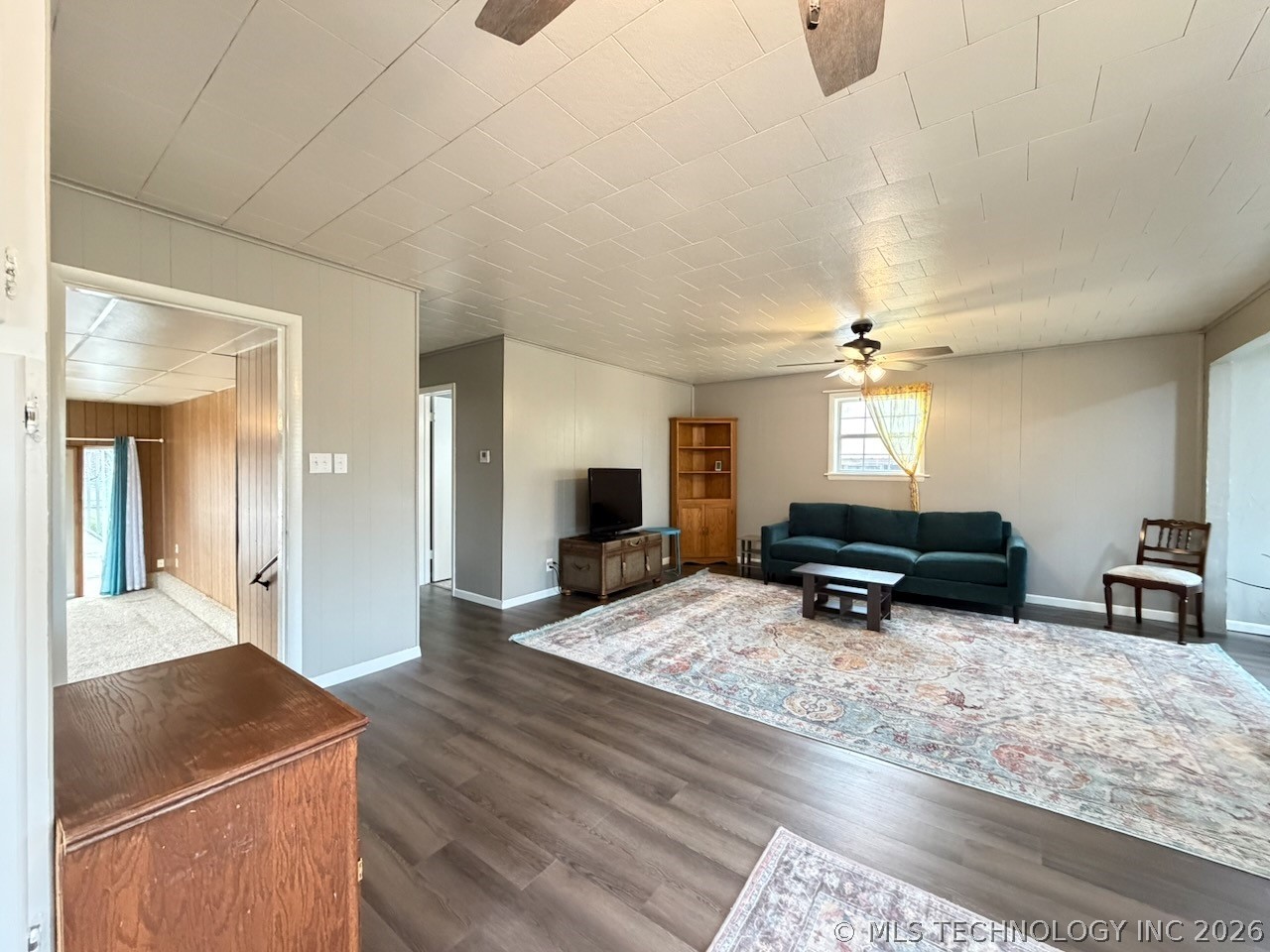 110 W Lakeshore Drive Property Photo 14