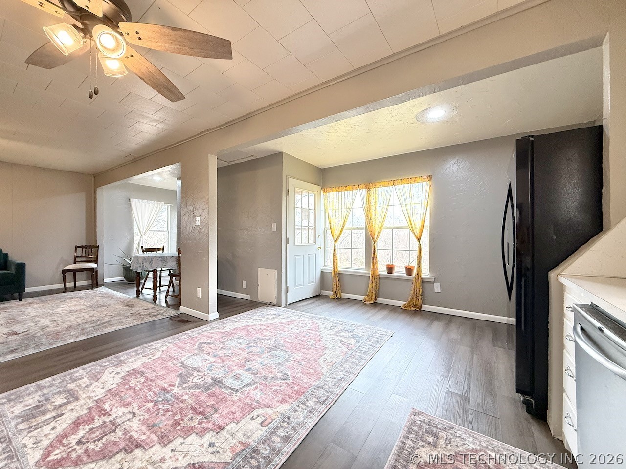 110 W Lakeshore Drive Property Photo 19