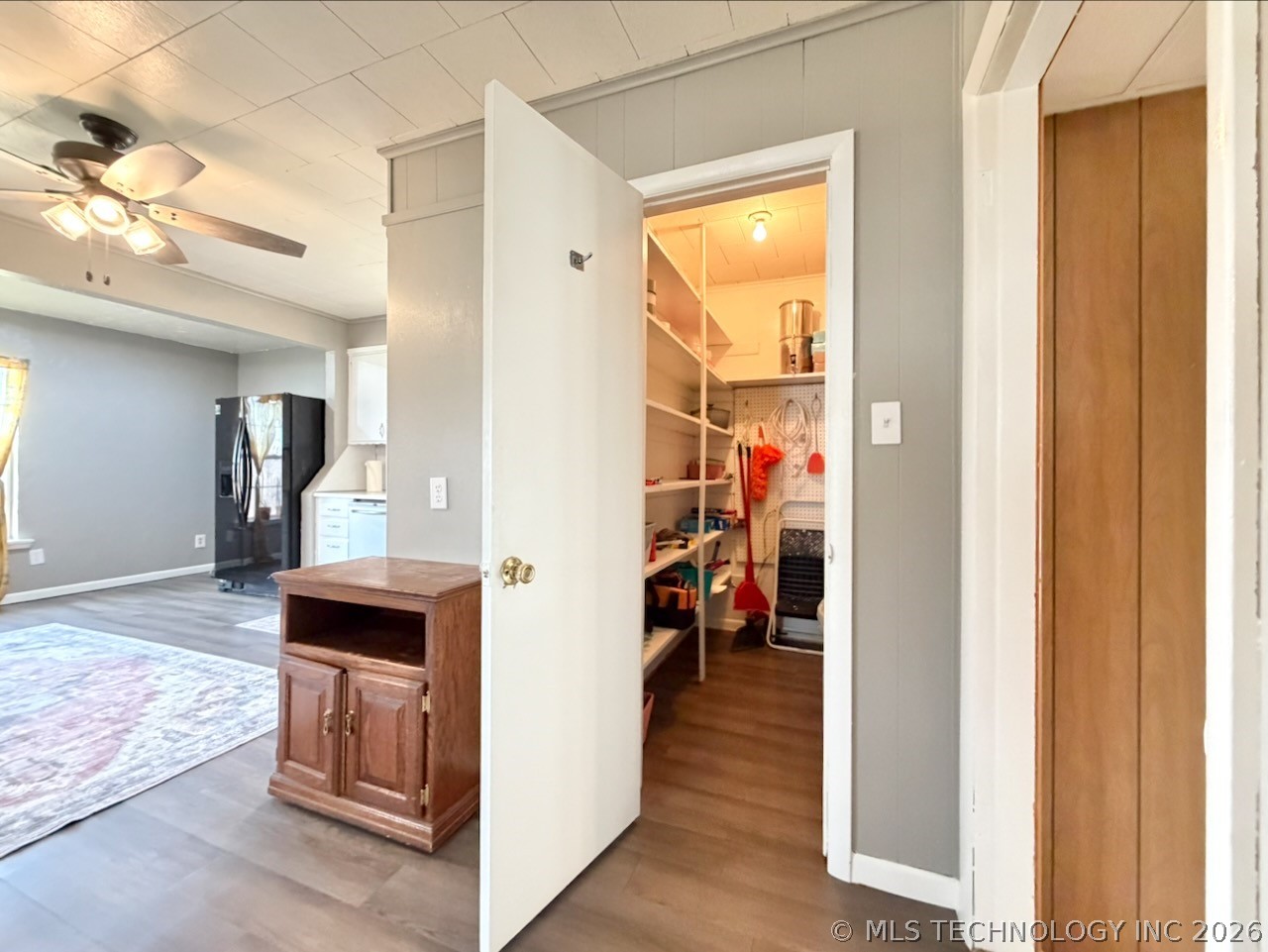 110 W Lakeshore Drive Property Photo 20
