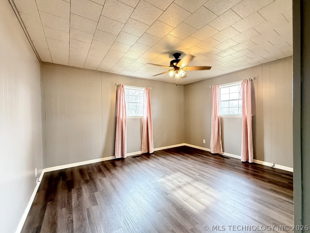 110 W Lakeshore Drive Property Photo 21
