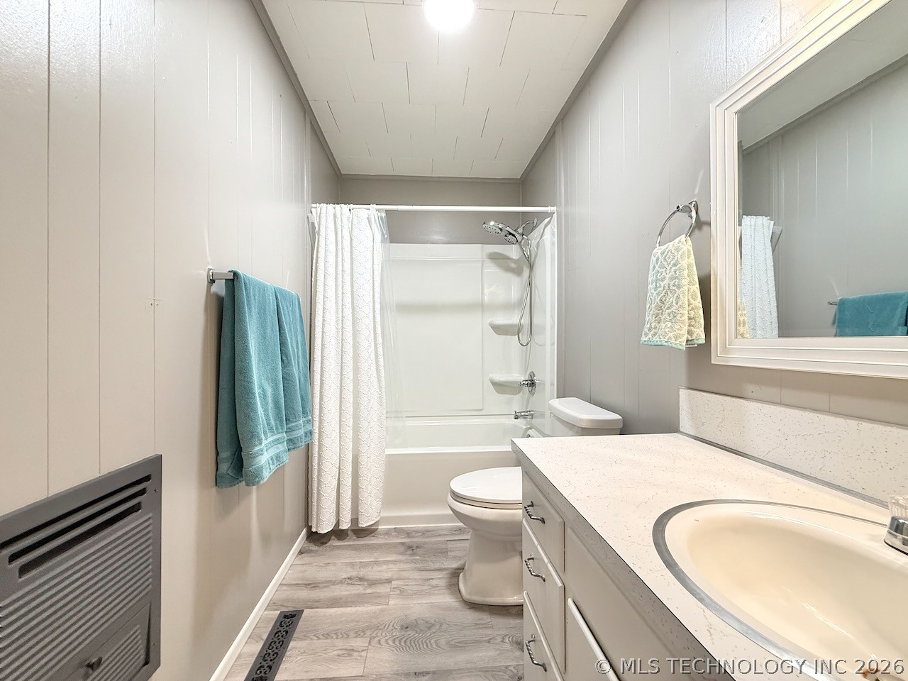110 W Lakeshore Drive Property Photo 27