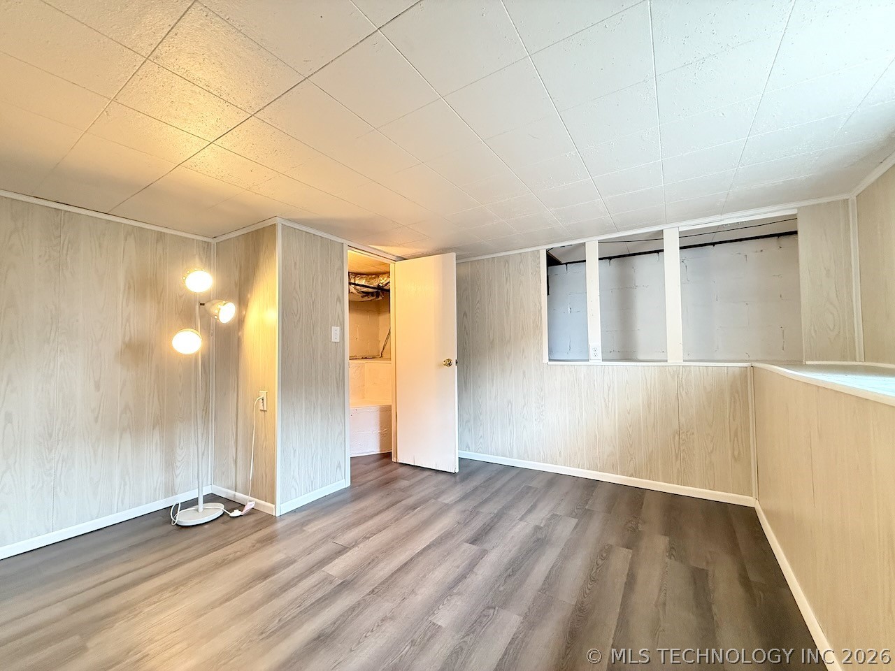 110 W Lakeshore Drive Property Photo 36