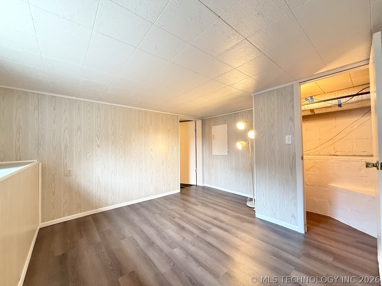 110 W Lakeshore Drive Property Photo 38