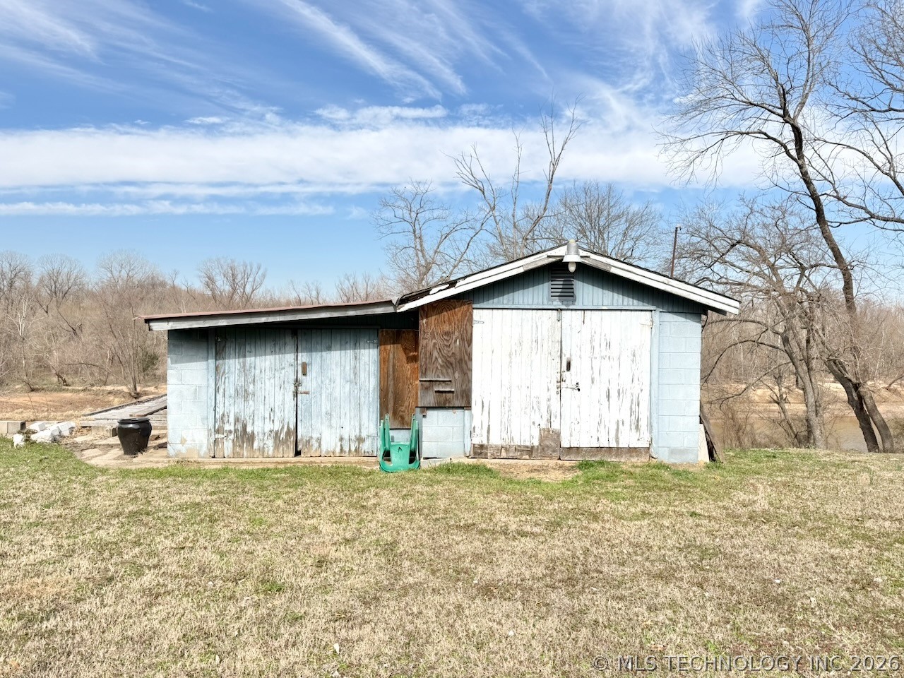 110 W Lakeshore Drive Property Photo 46
