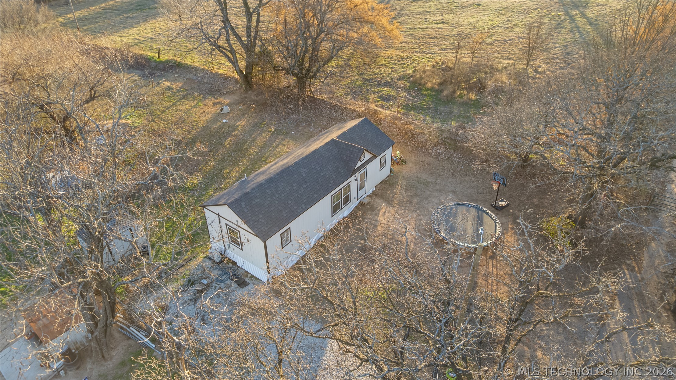 229 W Tower Property Photo 14