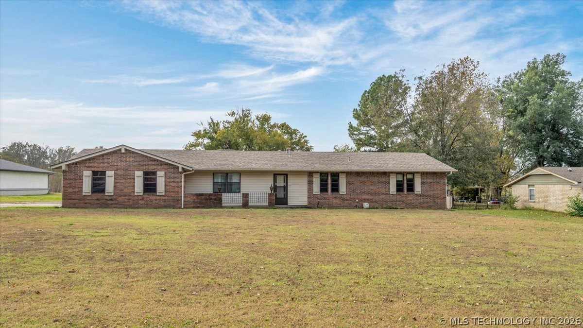 7212 E Battenfield Drive Property Photo 2