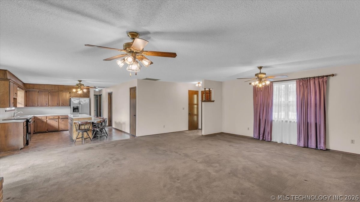 7212 E Battenfield Drive Property Photo 3