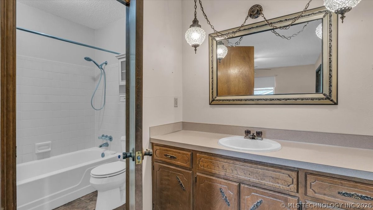 7212 E Battenfield Drive Property Photo 12