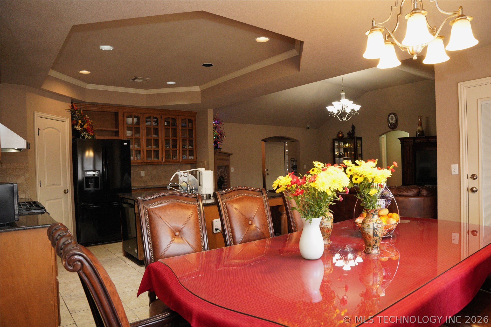 2312 E Queens Street Property Photo 11