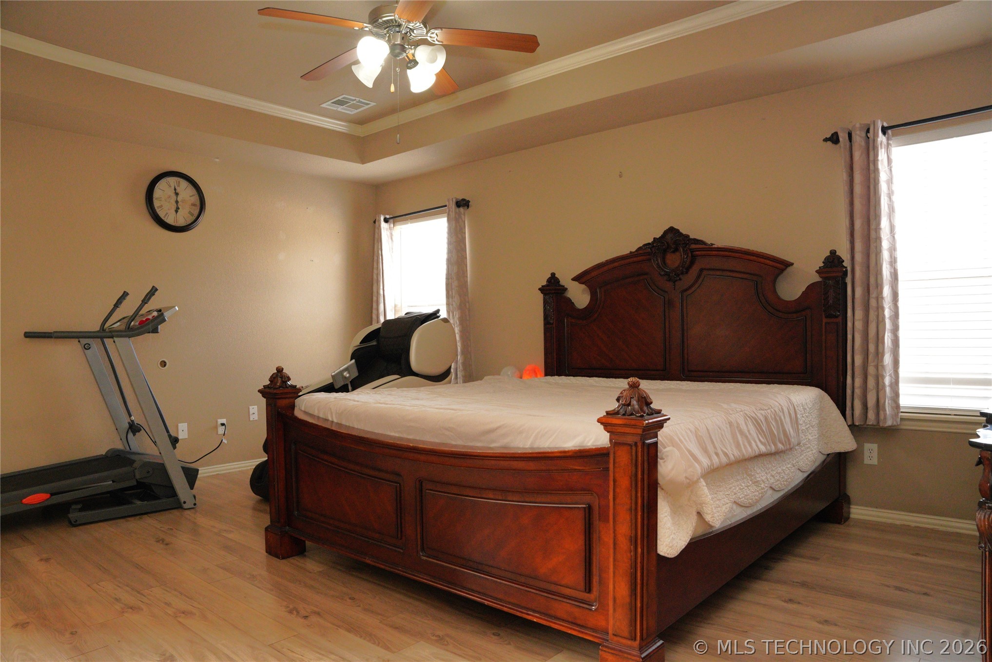2312 E Queens Street Property Photo 15