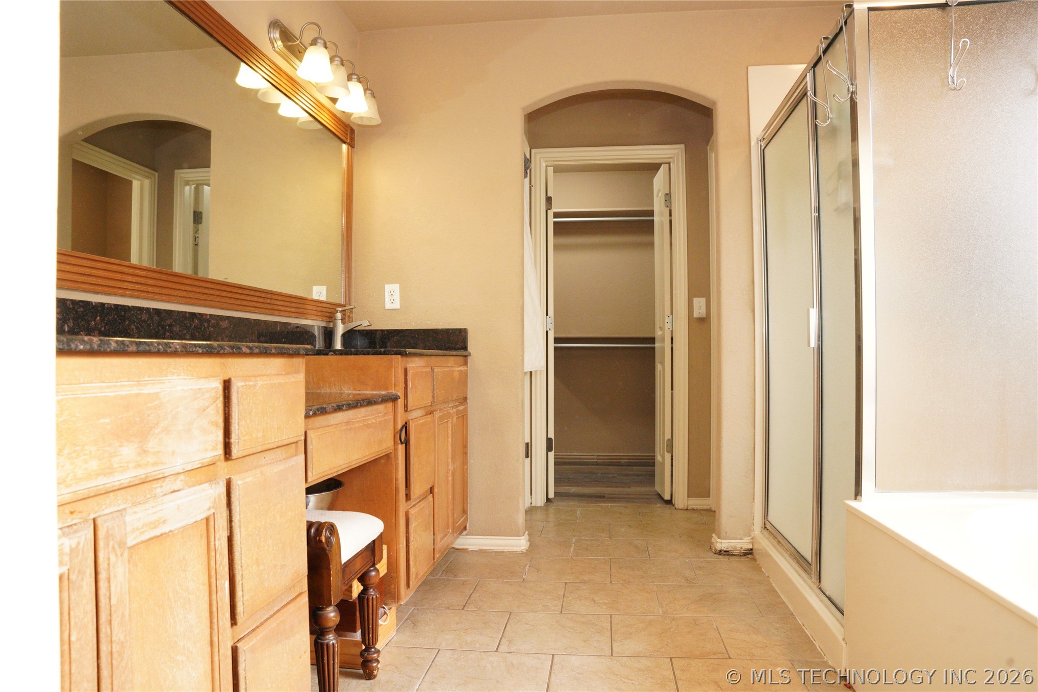2312 E Queens Street Property Photo 16