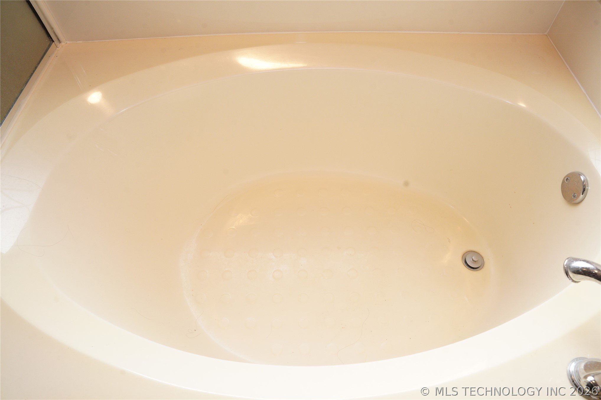 2312 E Queens Street Property Photo 21