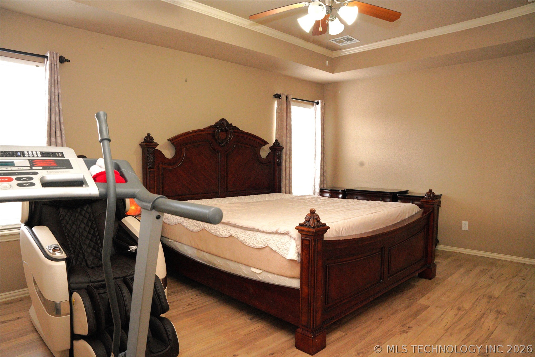 2312 E Queens Street Property Photo 22