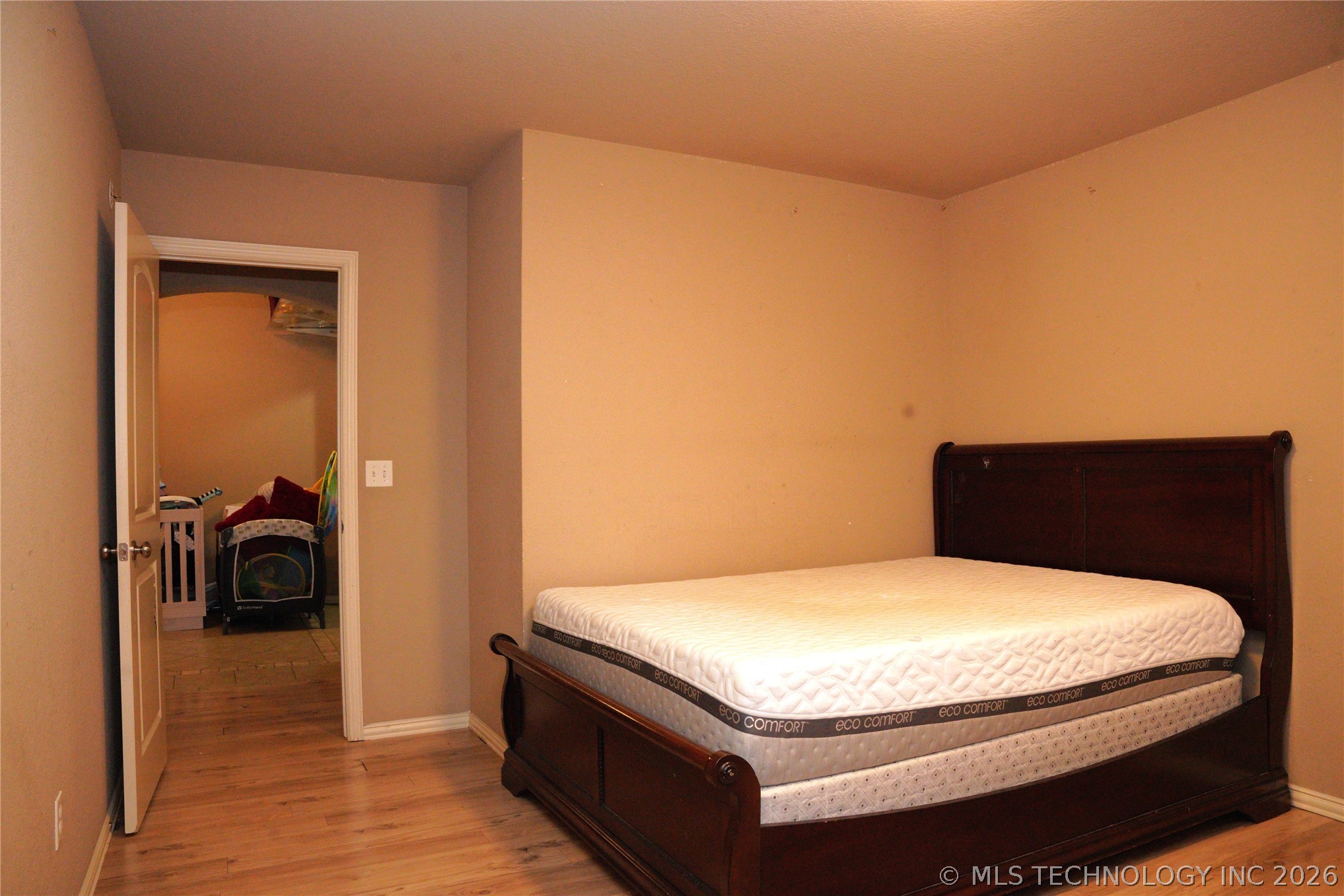 2312 E Queens Street Property Photo 24