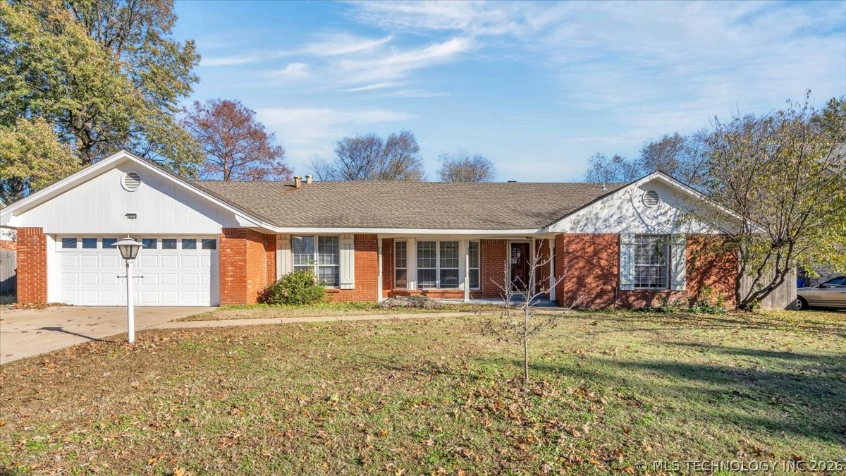 4009 S Maple Avenue Property Photo 1