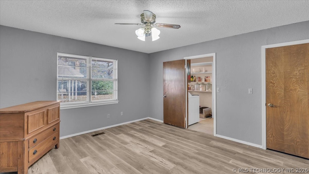4009 S Maple Avenue Property Photo 7