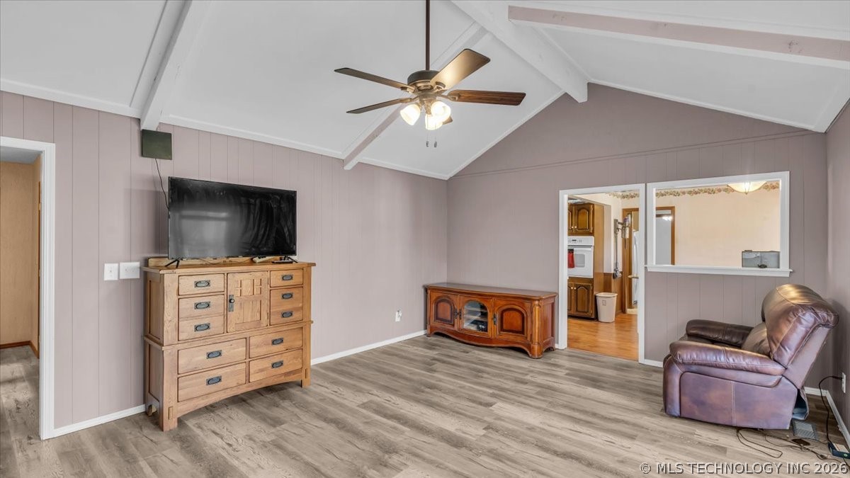 4009 S Maple Avenue Property Photo 8