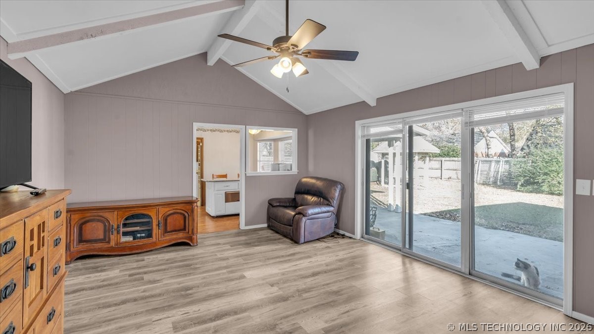 4009 S Maple Avenue Property Photo 9