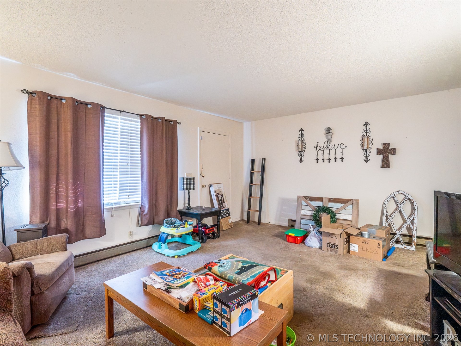 701 Macarthur Lane Property Photo 4