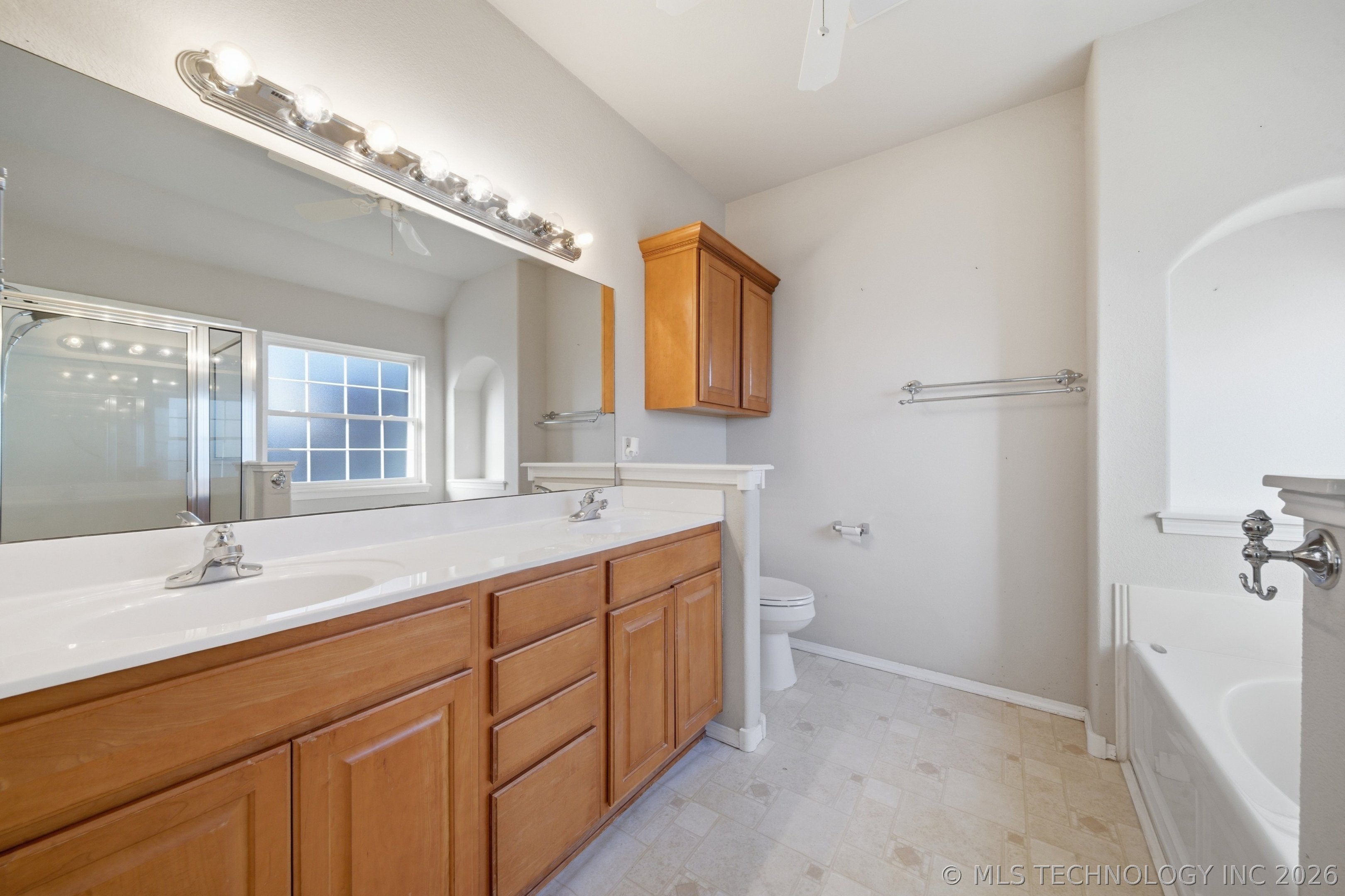 3920 S 210th East Avenue Property Photo 16