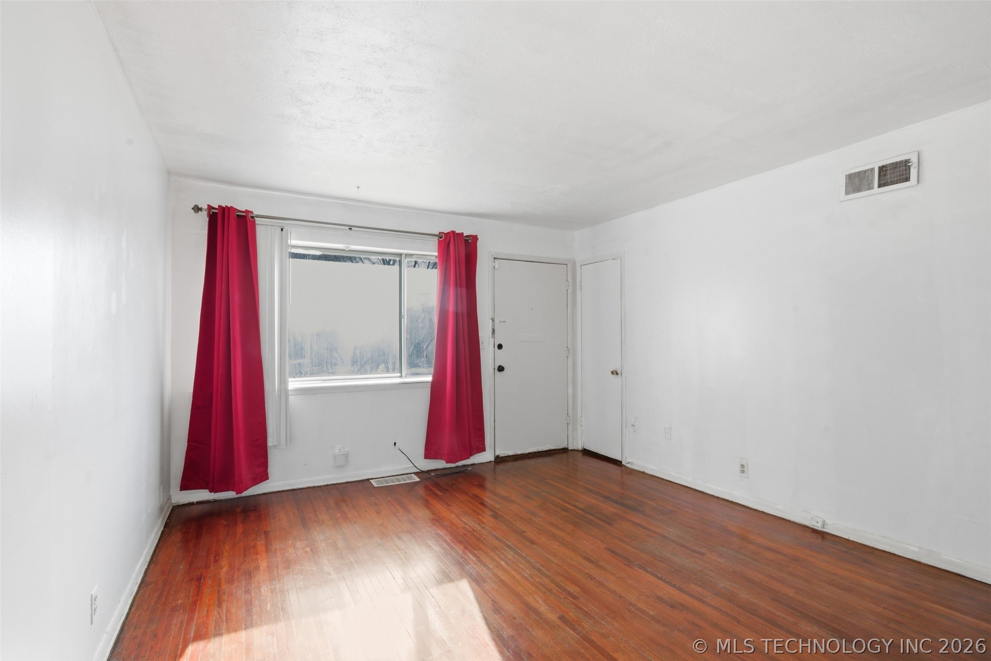 5234 N Kenosha Avenue Property Photo 7