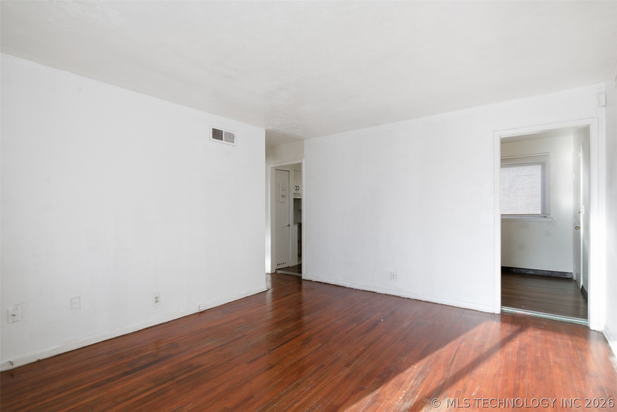 5234 N Kenosha Avenue Property Photo 9